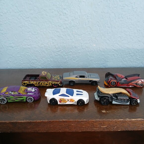 Hot Wheels Mattel Lot 36 Cars w/ Carrying Case Holds 100 Cars - Picture 14 of 16